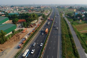 Một đoạn cao tốc Bắc - Nam qua địa phận Hà Nội.
