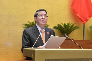 Chủ nhiệm Uỷ ban Tài chính - ngân sách Nguyễn Đức Hải cho biết, một số ý kiến đại biểu đề nghị làm rõ việc bố trí và cân đối ngân sách cho phòng chống đại dịch Covid-19.