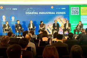 Các chuyên gia đánh giá các tỉnh ven biển ở Việt Nam đã và đang tận dụng những tiềm lực sẵn có để phát triển công nghiệp.