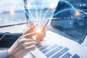 “Dịch chuyển số” đang được xem là chìa khóa giúp các quốc gia ASEAN, trong đó có Việt Nam vượt lên trong bối cảnh cuộc cách mạng công nghiệp lần thứ tư.