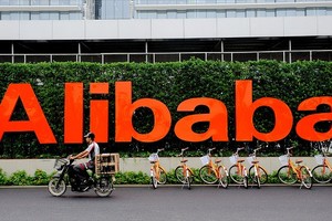 Chỉ trong một ngày 11/11, người tiêu dùng Trung Quốc đã chi tổng cộng 268,4 tỷ NDT, tương đương 38,4 tỷ USD, xác lập kỷ lục mới cho sự kiện mua sắm 24 giờ của ông lớn Alibaba. Kết quả này tăng gần 26% so với 213,5 tỷ NDT, khoảng 30,8 tỷ USD vào ngày này năm ngoái