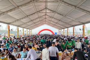 Hơn 2.000 khách hàng chen nhau cơ hội đầu tư dự án khu đô thị Thăng Long Central City.