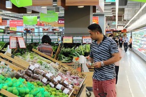 Các mặt hàng lương thực, thực phẩm thiết yếu sẽ được đảm bảo trong dịp Tết Nguyên đán 2021. Ảnh: Việt Dũng