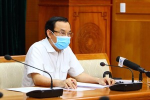 Bí thư Thành ủy TP.HCM Nguyễn Văn Nên tại cuộc họp phòng chống dịch, chiều 09/02 (Ảnh: TTBC).