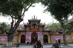 Chùa Quán Sứ, trụ sở của Giáo hội Phật giáo Việt Nam đóng cửa phòng tránh COVID-19. (Ảnh: Phan Tuấn Anh/TTXVN)