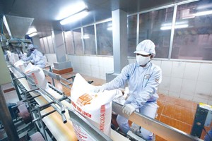 Đường ngoại tràn ngập khiến đường sản xuất trong nước lao đao. Ảnh: Đức Thanh