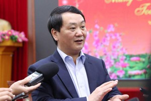 Phó chủ tịch, Tổng thư ký Ủy ban Trung ương Mặt trận Tổ quốc Việt Nam, ông Hầu A Lềnh.