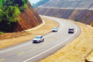 Dự án cao tốc Bắc - Nam phía Đông đoạn Cam Lộ - La Sơn. Ảnh: A.M