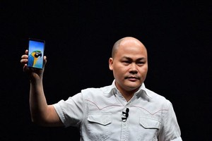 CEO Bkav Nguyễn Tử Quảng tại lễ ra mắt Bphone.