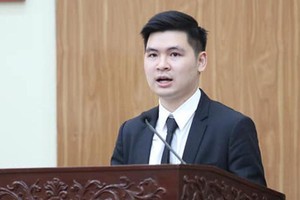 Cổ phiếu SHB tăng giá, con trai bầu Hiển chốt lời