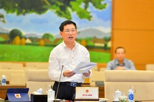 Bộ trưởng Bộ Tài chính Hồ Đức Phớc trình bày lý do đề nghị bổ sung kinh phí.