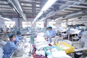 Theo VITAS, lao động dệt may cần được bảo vệ bằng Vacxin Covid-19, do nhiều DN đã ký đến hết năm, nếu không sản xuất, giao hàng đúng hạn sẽ bị phạt, hủy đơn hàng, thiệt hại toàn ngành có thể lên tới hàng tỷ USD