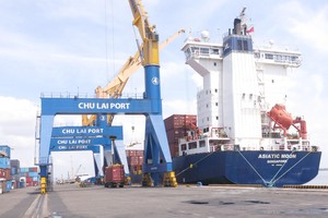 Bến cảng Chu Lai - Trường Hải.