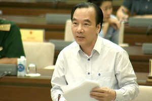 Phó chủ tịch Uỷ ban Trung ương MTTQ Việt Nam Ngô Sách Thực báo cáo về kết quả công tác triển khai bầu cử (Ảnh Quochoi.vn)