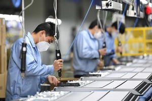Một số doanh nghiệp đã lên kế hoạch sản xuất trở lại. Ảnh minh hoạ