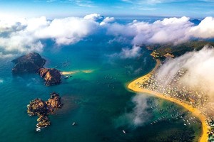 Một góc bán đảo Phương Mai.