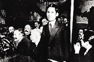 Người thanh niên yêu nước Nguyễn Ái Quốc phát biểu tại Đại hội Đảng Xã hội Pháp họp ở TP. Tours, tháng 12/1920. Ảnh: tư liệu