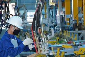 Dịch bệnh còn diễn biến phức tạp và kinh tế - xã hội cũng đang đối mặt với những thách thức, rủi ro không nhỏ.