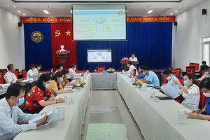 Ông Lê Ngọc Bảy, Cục trưởng Cục Thống kê TP. Cần Thơ phát biểu tại cuộc họp báo