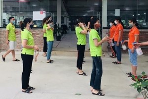Các doanh nghiệp thực hiện nghiêm các biện pháp phòng, chống dịch Covid-19.