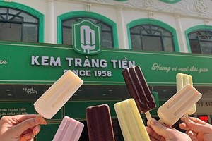 Mở cửa sau 21 giờ, cửa hàng kem Tràng Tiền bị phạt 15 triệu đồng