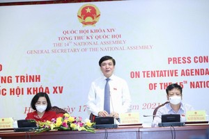 Tổng thư ký Quốc hội Bùi Văn Cường chủ trì họp báo (Ảnh Duy Linh).