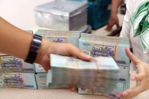 Nhiều ngân hàng bắt đầu giảm lãi suất theo lời kêu gọi của cơ quan quản lý 