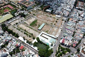 HĐND tỉnh Khánh Hòa đề nghị UBND tỉnh này chỉ đạo các sở banh nghành liên quan khẩn trương thực hiện thủ tục về thu hồi đất, bán đấu giá 3,36ha tại khu Kho cảng Bình Tân...
