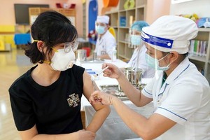 Bộ Y tế đã đồng ý với đề xuất của Sở Y tế TP.HCM tinh giản một số thủ tục trước và sau tiêm chủng vắc-xin.