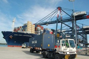 Nhập siêu tăng, dấu hiệu sụt giảm sản xuất?