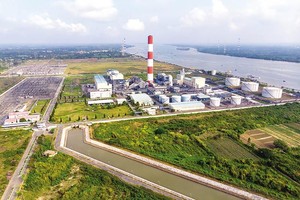 Nhà máy Nhiệt điện Ô Môn I trong Trung tâm Điện lực Ô Môn - nơi sẽ có Nhà máy Nhiệt điện Ô Môn II, III và IV được xây dựng.