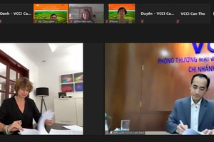 Bà Elsbeth Akkerman, Đại sứ Hà Lan tại Việt Nam và ông Nguyễn Phương Lam, Giám đốc VCCI Cần Thơ ký kết trực tuyến Chương trình hành động 2021 của Nền tảng kinh doanh bền vững Hà Lan – Việt Nam tại khu vực