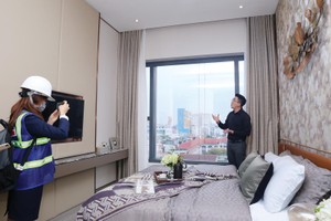 Nhiều doanh nghiệp bất động sản tăng cường đưa sản phẩm lên “chợ địa ốc online”. Ảnh: Việt Dũng