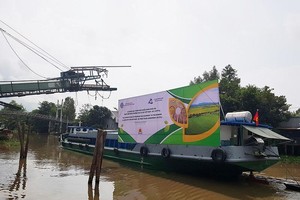 Nhiều doanh nghiệp thu mua lúa gạo tại khu vực Đồng bằng sông Cửu Long kiến nghị các cơ quan chức năng cần xây dựng “luồng xanh” cho vận chuyển đường thủy nội địa, chủ yếu là ghe vận chuyển lúa; phổ biến phương pháp mua lúa không tiếp xúc.