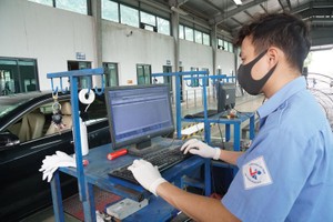 Từ 1/10/2021, người đi đăng kiểm không phải xuất trình chứng nhận bảo hiểm trách nhiệm dân sự chủ xe cơ giới.