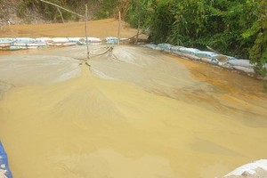 "Đại công trường" của "vàng tặc" tại mỏ vàng Bồng Miêu, xã Tam Lãnh, huyện Phú Ninh, tỉnh Quảng Nam. Ảnh: P.V