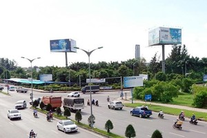 Dự án Trung tâm Văn hóa Tây Đô được qui hoạch nằm cặp bên đường Quang Trung, thuộc Khu đô thị Nam Cần Thơ (quận Cái Răng, TP. Cần Thơ)