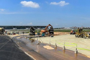 Thi công Dự án cải tạo, nâng cấp đường cất hạ cánh, đường lăn cảng hàng không quốc tế Nội Bài