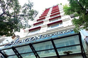 Khách sạn Alagon D'antique trên đường Lý Tự Trọng, quận 1, TP.HCM đang được rao bán. Ảnh: Lê Toàn