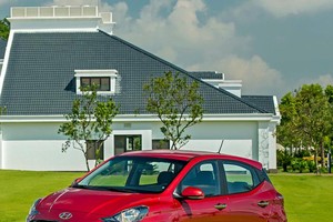 Giãn cách và tháng Ngâu khiến doanh số bán ô tô sụt giảm "thẳng đứng"