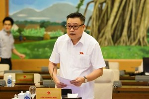 Tổng Kiểm toán Nhà nước Trần Sỹ Thanh trình bày báo cáo.