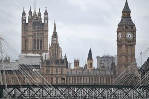 Về lý thuyết, các khoản vay được chuyển thành cổ phần sẽ cho phép chính phủ Anh thu hồi vốn đầu tư sau này. Ảnh: AFP