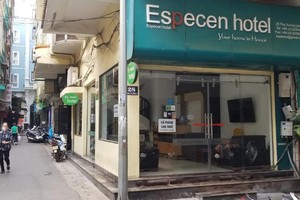 Nhiều khách sạn quy mô nhỏ trên địa bàn Thủ đô gặp khó khăn trong việc kinh doanh do ảnh hưởng của dịch Covid-19.
