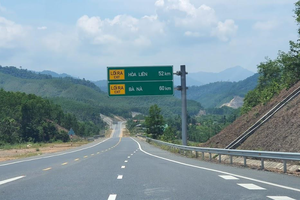 Cao tốc La Sơn - Túy Loan hiện đã hoàn thành xong giai đoạn 1 dự án với 2 làn xe.