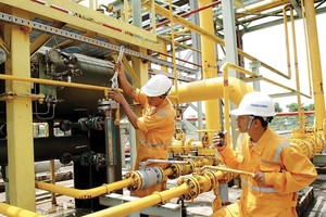 Dầu khí là một trong những ngành mà sản xuất, kinh doanh gặp nhiều khó khăn trong thời gian qua.