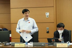 Bộ trưởng Bộ Y tế Nguyễn Thanh Long phát biểu tại tổ (Ảnh: Duy Linh) .