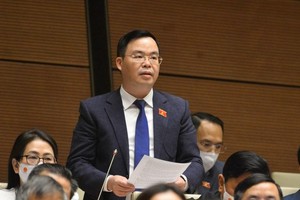 Đại biểu Trần Văn Khải (Hà Nam) phát biểu tại hội trường. 