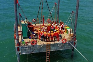 Công tác khảo sát địa chất, địa hình và đáy biển cho việc lập dự án