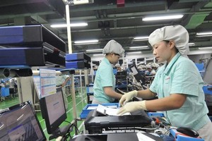 Xuất khẩu hàng hóa của nước ta trong năm 2021 sẽ vượt mốc 300 tỷ USD, tăng mạnh so với 282,6 tỷ USD của năm 2020.