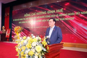 Chủ tịch Quốc hội Vương Đình Huệ phát biểu tại Bệnh viện Trung ương Thái Nguyên